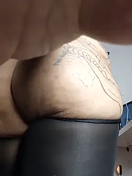 Emilycollei online show from June 12, 9:06 am