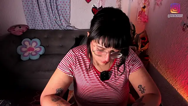 Emilycollei online show from April 23, 4:42 am