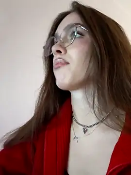 MayaGlow online show from November 13, 5:39 am