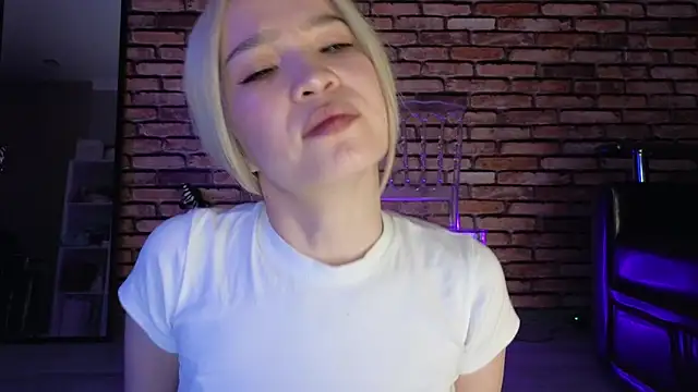 saya li1 online show from October 30, 9:16 pm