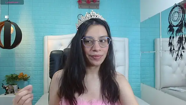 Snapshot of caty_angel chatting on October 11, 8:22 pm caty angel online show from October 11, 8:22 pm