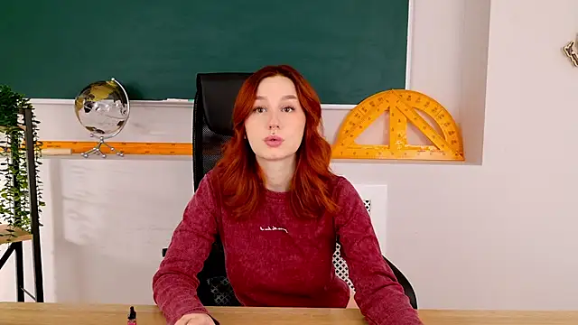 ClaireMathis online show from November 30, 3:05 pm