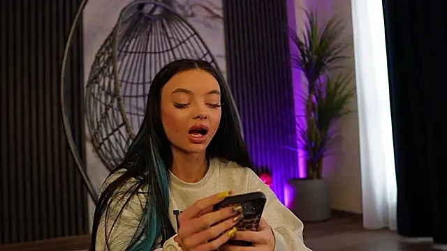 RachelRavee online show from April 29, 4:27 am