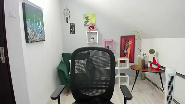 Snapshot of BettyJamess chatting on October 17, 7:39 pm BettyJamess online show from October 17, 7:39 pm