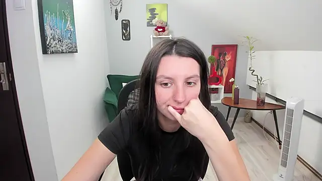 Snapshot of BettyJamess chatting on October 20, 7:39 pm BettyJamess online show from October 20, 7:39 pm