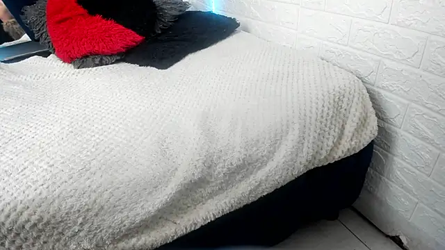 pamela velazco online show from November 5, 1:49 pm