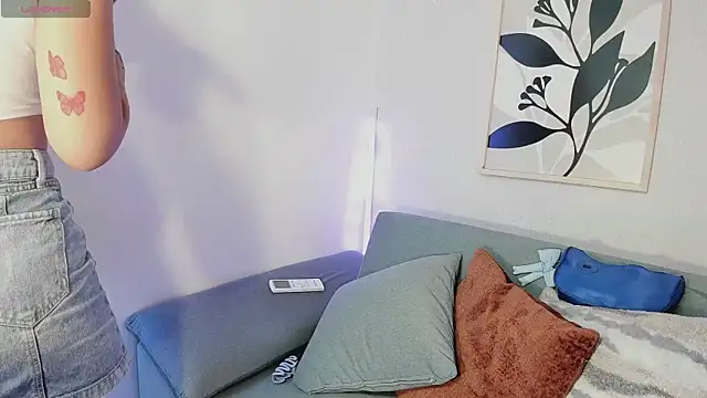 KassMonroe online show from April 9, 8:14 pm