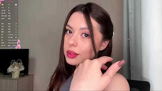 AlveraCappola online show from November 15, 6:31 pm