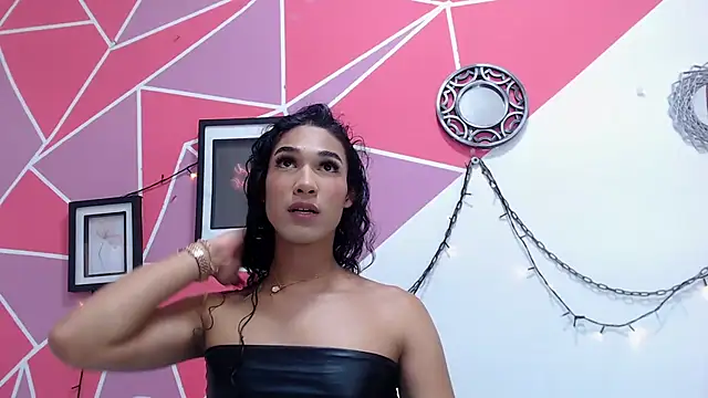 Tifany Adams online show from November 13, 9:03 pm