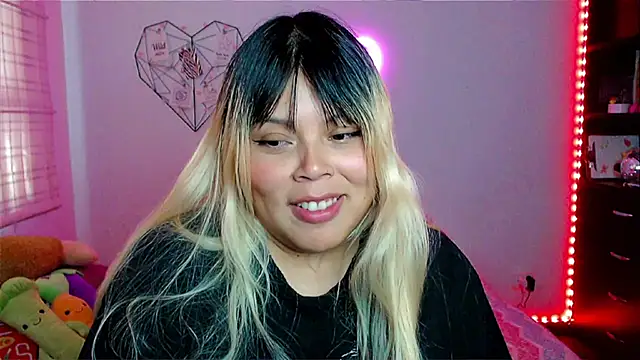 EllieMoonX online show from November 20, 9:05 pm