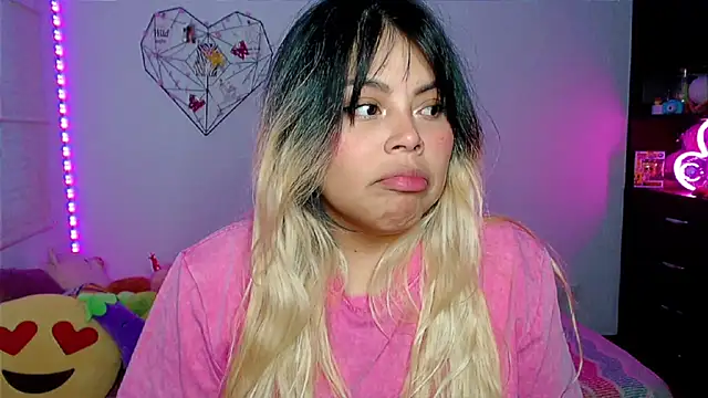 EllieMoonX online show from April 14, 11:05 pm