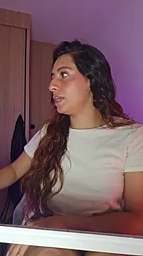 Meganthomson online show from December 17, 2:27 am