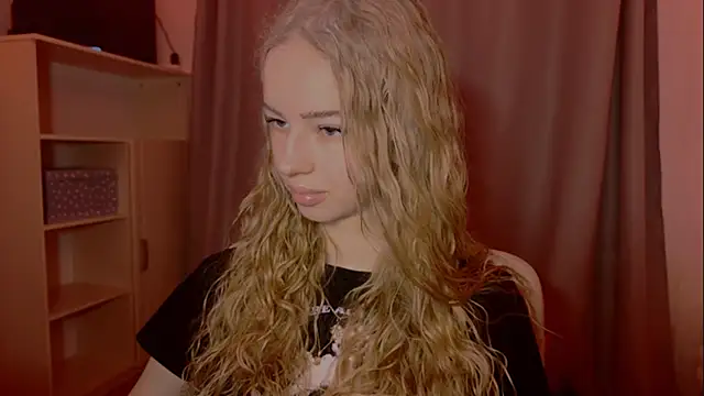 LunaCrave online show from November 25, 2:19 pm