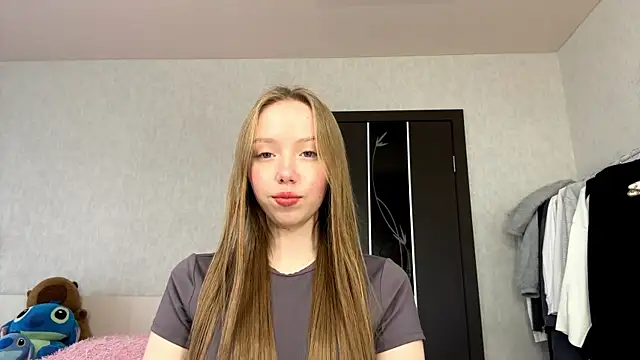 Snapshot of AntoniaMoravick chatting on October 20, 9:23 am AntoniaMoravick online show from October 20, 9:23 am