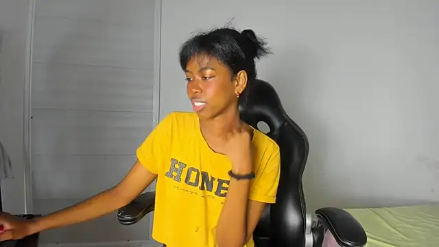 Dakota evans18 online show from November 17, 5:08 am