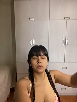 Snapshot of SweetieMariana chatting on October 24, 9:33 pm SweetieMariana online show from October 24, 9:33 pm