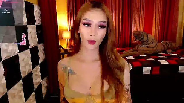 Snapshot of MeatyCockLuna chatting on October 14, 8:39 am MeatyCockLuna online show from October 14, 8:39 am