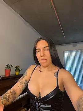 Lolathebaddie online show from February 21, 12:00 am