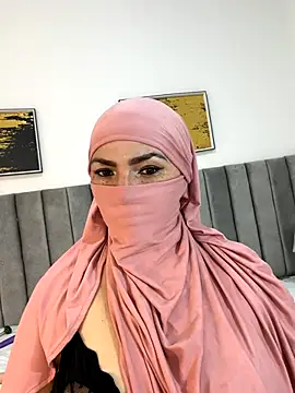 Snapshot of _naylaa_ chatting on October 18, 4:26 am  naylaa  online show from October 18, 4:26 am