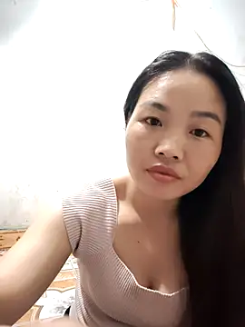 Snapshot of pusi_xinh chatting on October 10, 1:38 pm pusi xinh online show from October 10, 1:38 pm