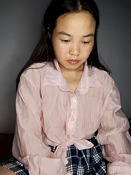 Snapshot of pusi_xinh chatting on October 17, 8:50 am pusi xinh online show from October 17, 8:50 am