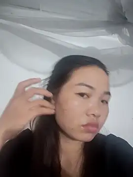Snapshot of pusi_xinh chatting on October 18, 10:18 am pusi xinh online show from October 18, 10:18 am
