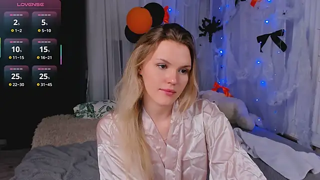 -KittyMoore online show from November 2, 9:18 pm