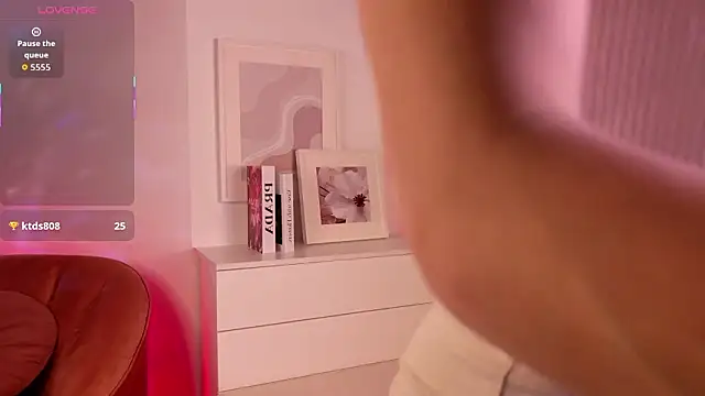 mia silkk online show from February 19, 6:46 am