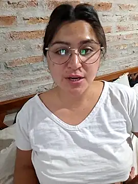 morenalatinaa online show from April 16, 2:34 am