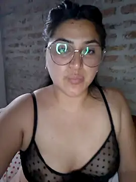 morenalatinaa online show from December 22, 4:26 am