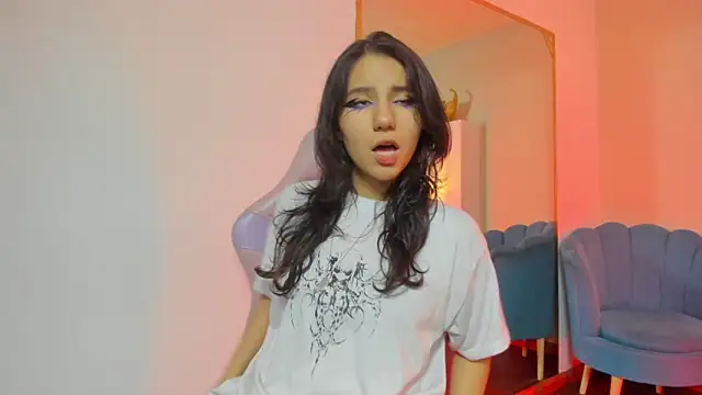 HollyPeach online show from March 22, 5:41 pm