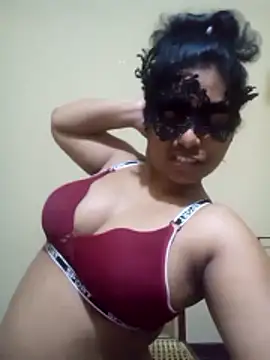 Expose Queen online show from March 6, 6:14 pm