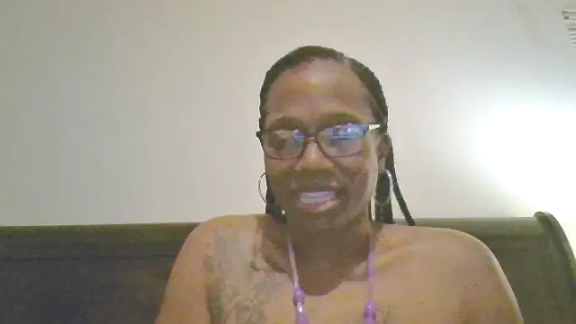 Snapshot of SweetCandy85 chatting on October 15, 3:09 am SweetCandy85 online show from October 15, 3:09 am