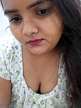 Saffroncutie online show from October 18, 2:20 pm