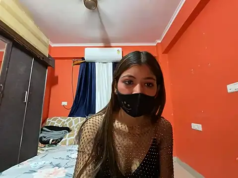 HOT HONEY10 online show from June 20, 3:15 pm