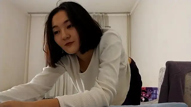 Lyndasilk online show from November 25, 4:09 pm