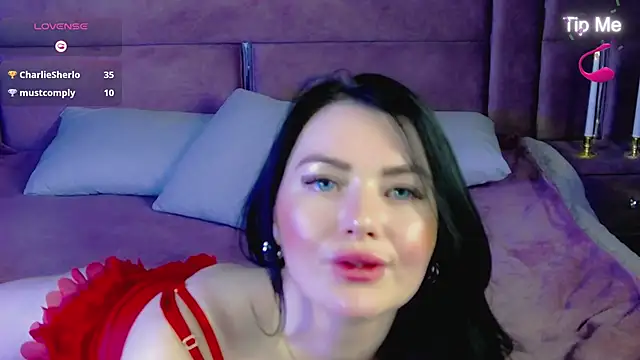 EvaBilss online show from April 14, 4:29 pm