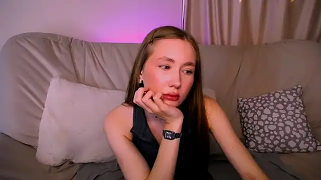 EllyColins online show from April 8, 3:52 am