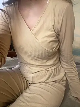 KittieCreme online show from February 13, 8:27 am