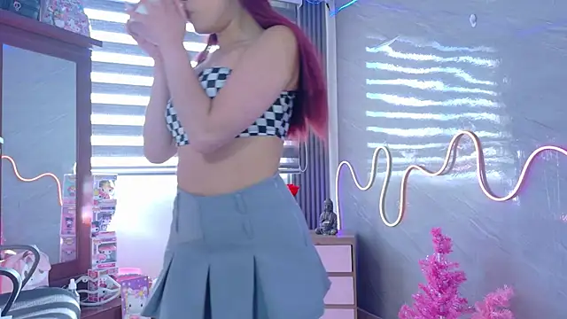 Naaomi cute online show from December 15, 1:05 pm