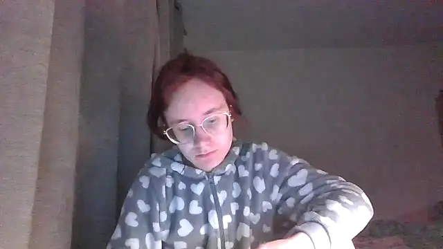 LuckySLove online show from March 5, 6:26 pm