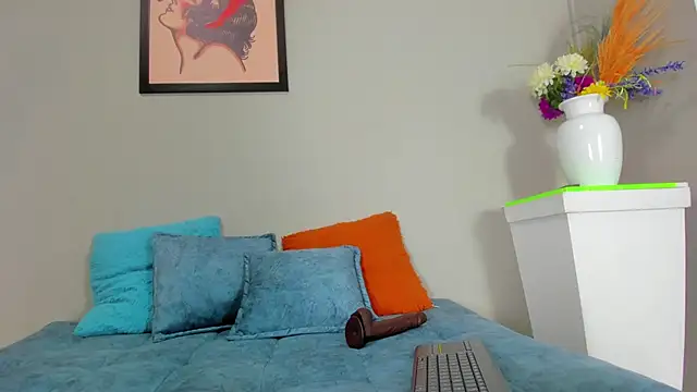 bella sstone online show from November 6, 11:49 am