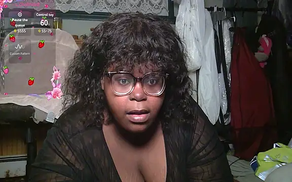 TheChubbySiren online show from November 1, 1:32 am