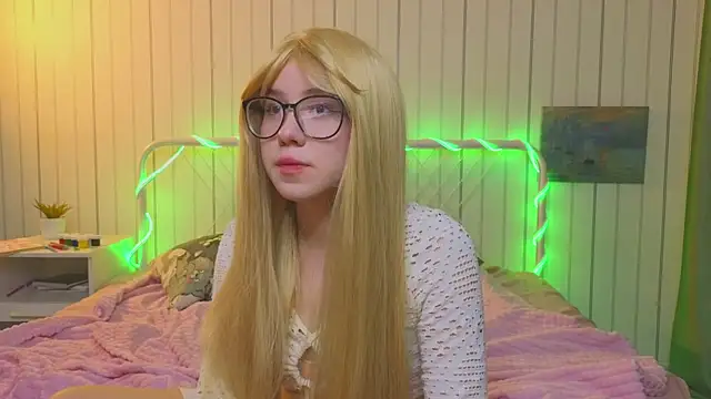 AlisiaEthen online show from November 24, 8:33 pm