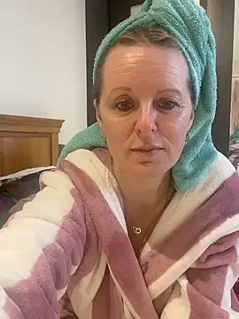 madamlillyrose online show from December 4, 11:56 am