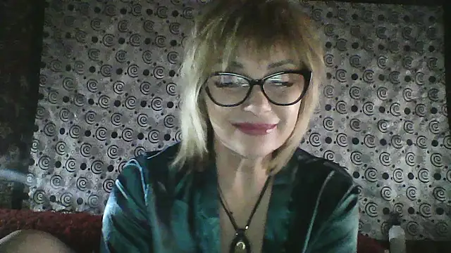 Lia Ray online show from March 4, 9:10 pm