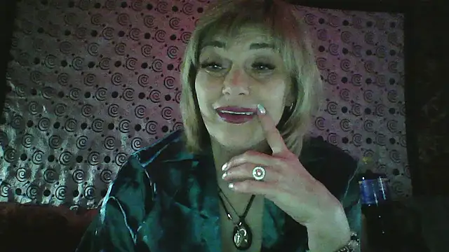 Lia Ray online show from December 19, 9:18 pm