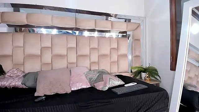 Hanna Garciia online show from November 1, 8:46 pm