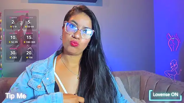 charlhot  online show from November 5, 12:32 pm