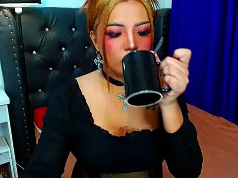 LovelyTs4U online show from April 6, 10:16 am